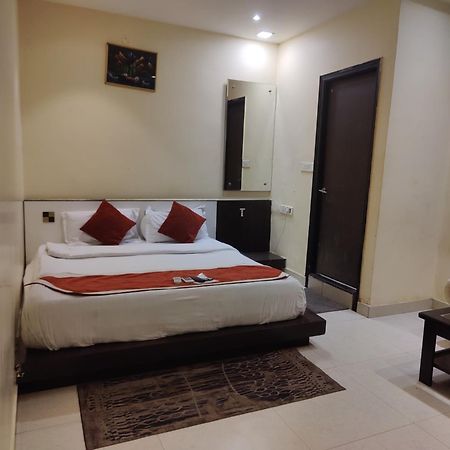 Hotel Sanjay Galaxy,Kanpur Exterior foto