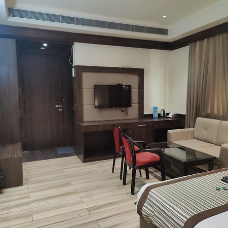 Hotel Sanjay Galaxy,Kanpur Exterior foto