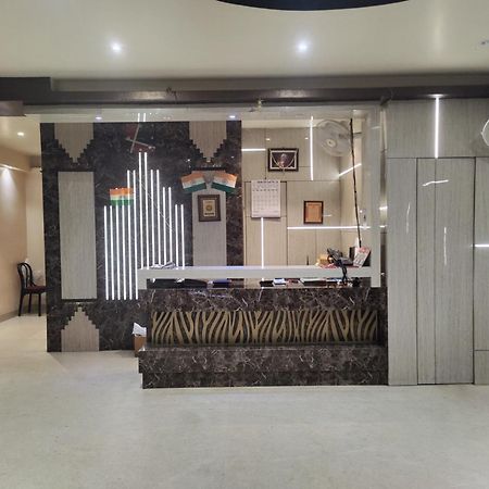 Hotel Sanjay Galaxy,Kanpur Exterior foto