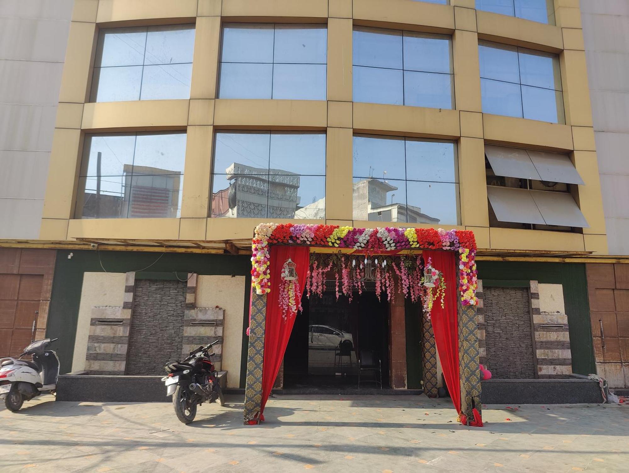 Hotel Sanjay Galaxy,Kanpur Exterior foto