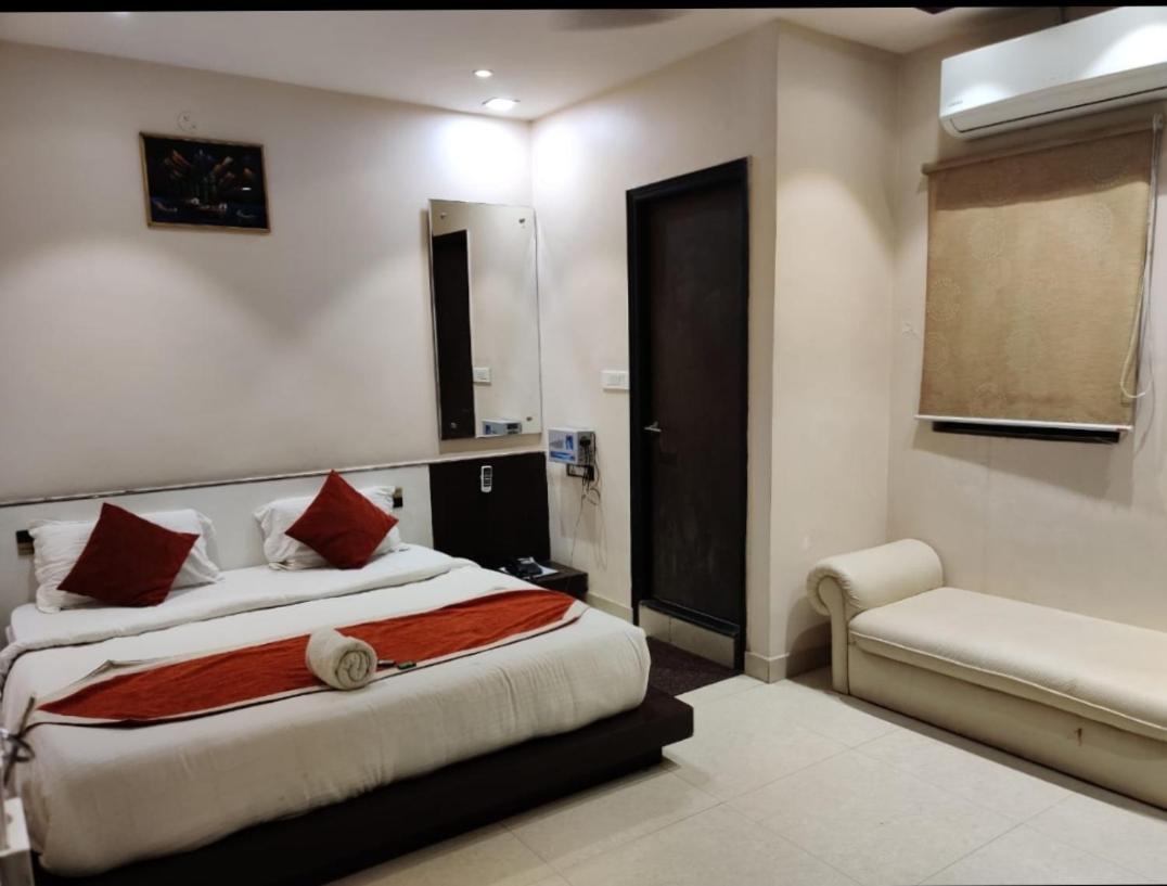 Hotel Sanjay Galaxy,Kanpur Exterior foto